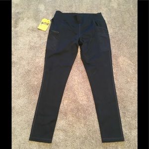 Women’s Carhartt NWT size Medium 8-10